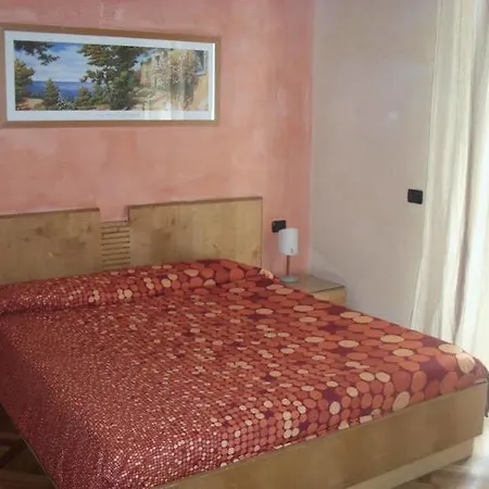 克拉瑞安酒店 3*